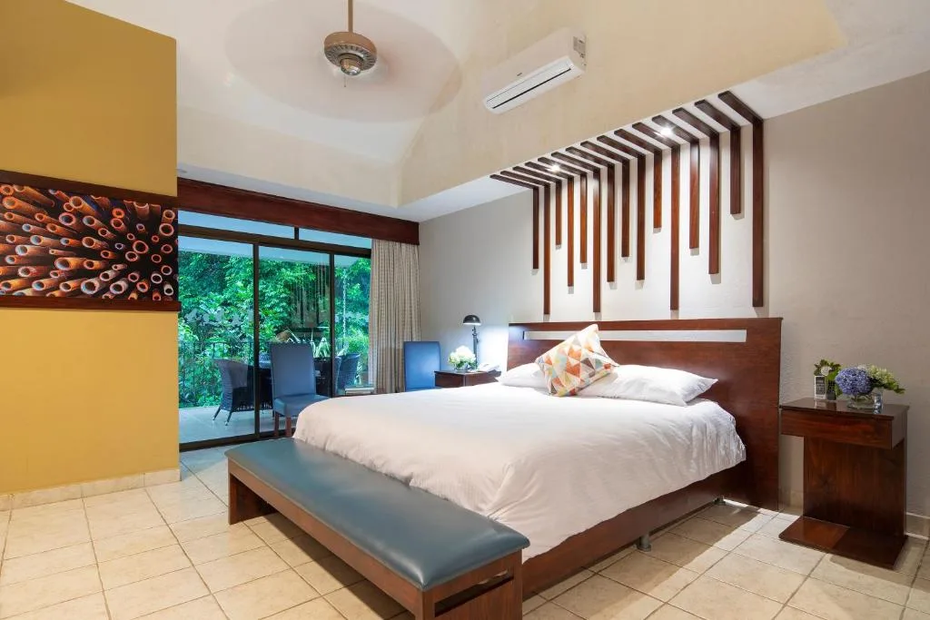 Pumilio Mountain & Ocean Hotel — 5