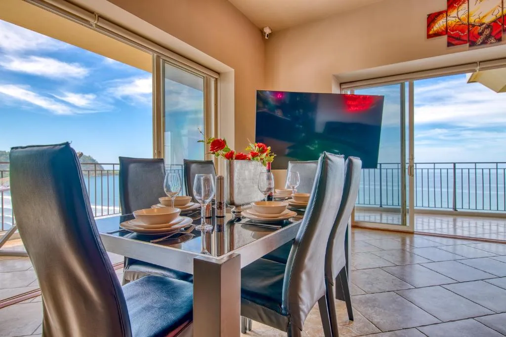 SecretJaco - Luxury Beach Front Penthouse with Pool & Jacuzzi — 3