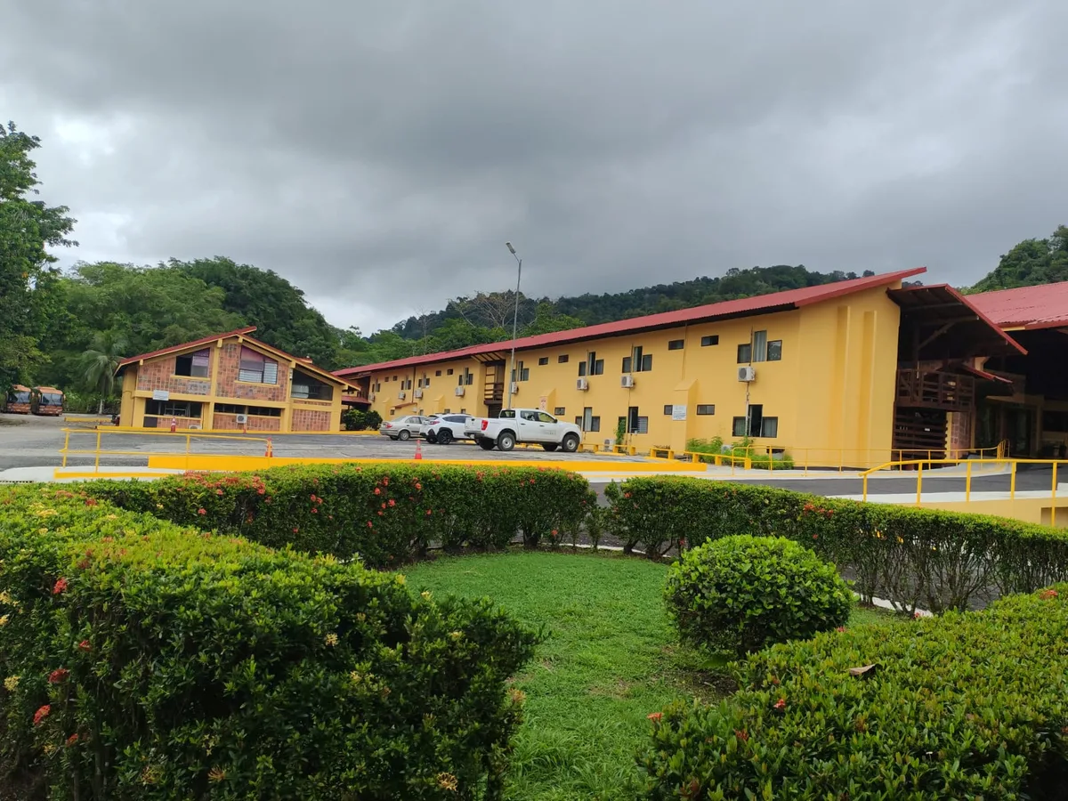 Hotel Sierra — 3