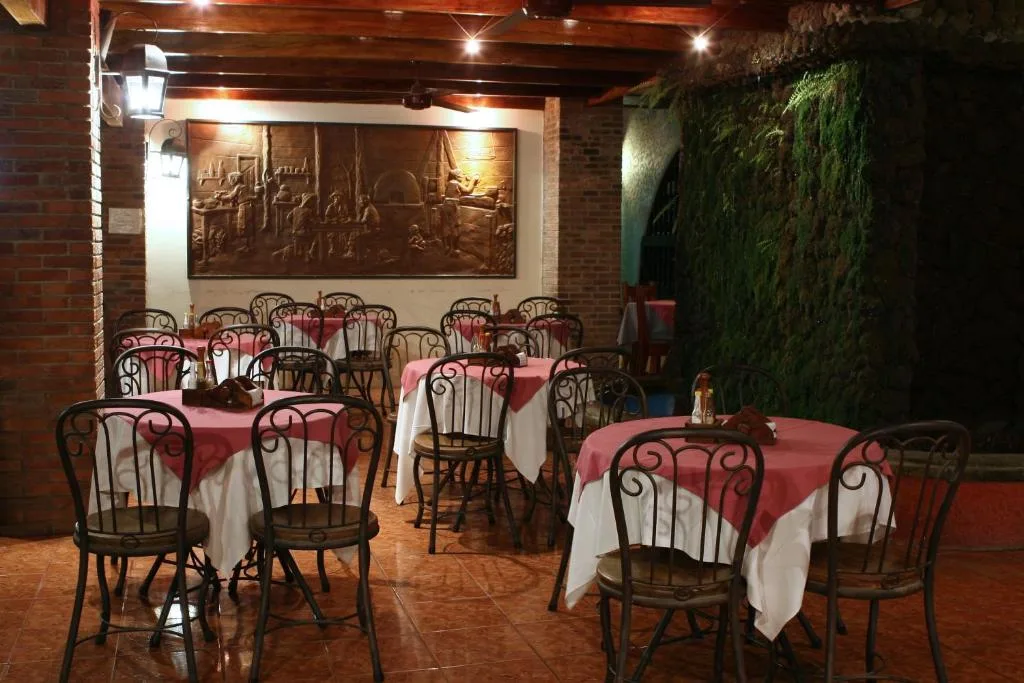 Hotel Boyeros — 4