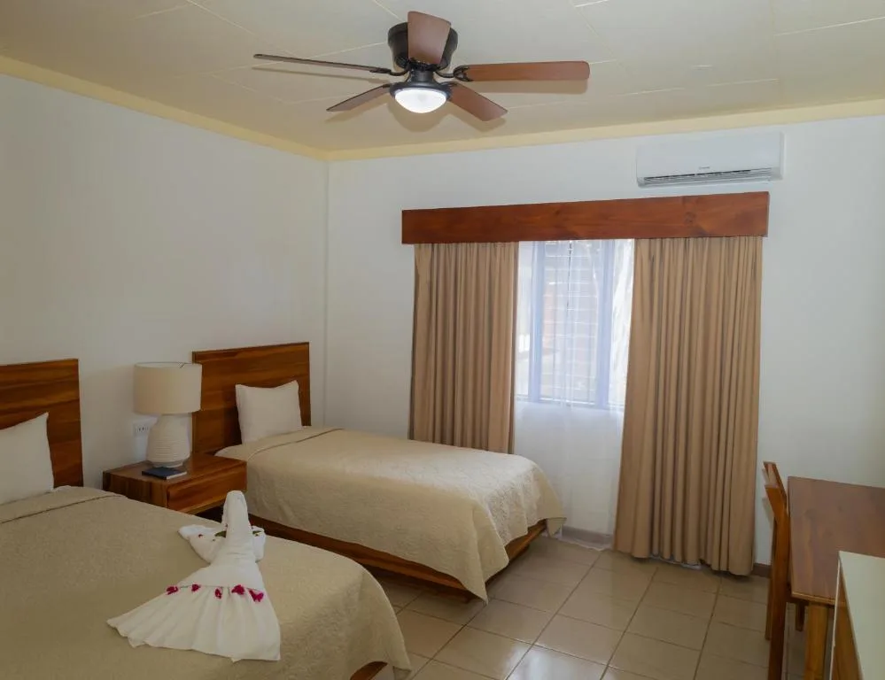 Hotel Las Espuelas, Bar & Restaurant — 2