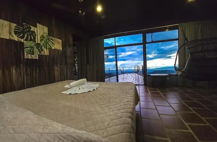 Sunset Vista Lodge,Monteverde,Costa Rica. — 2