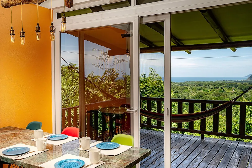 Casa Laureles Cabins & Guest Rooms — 3