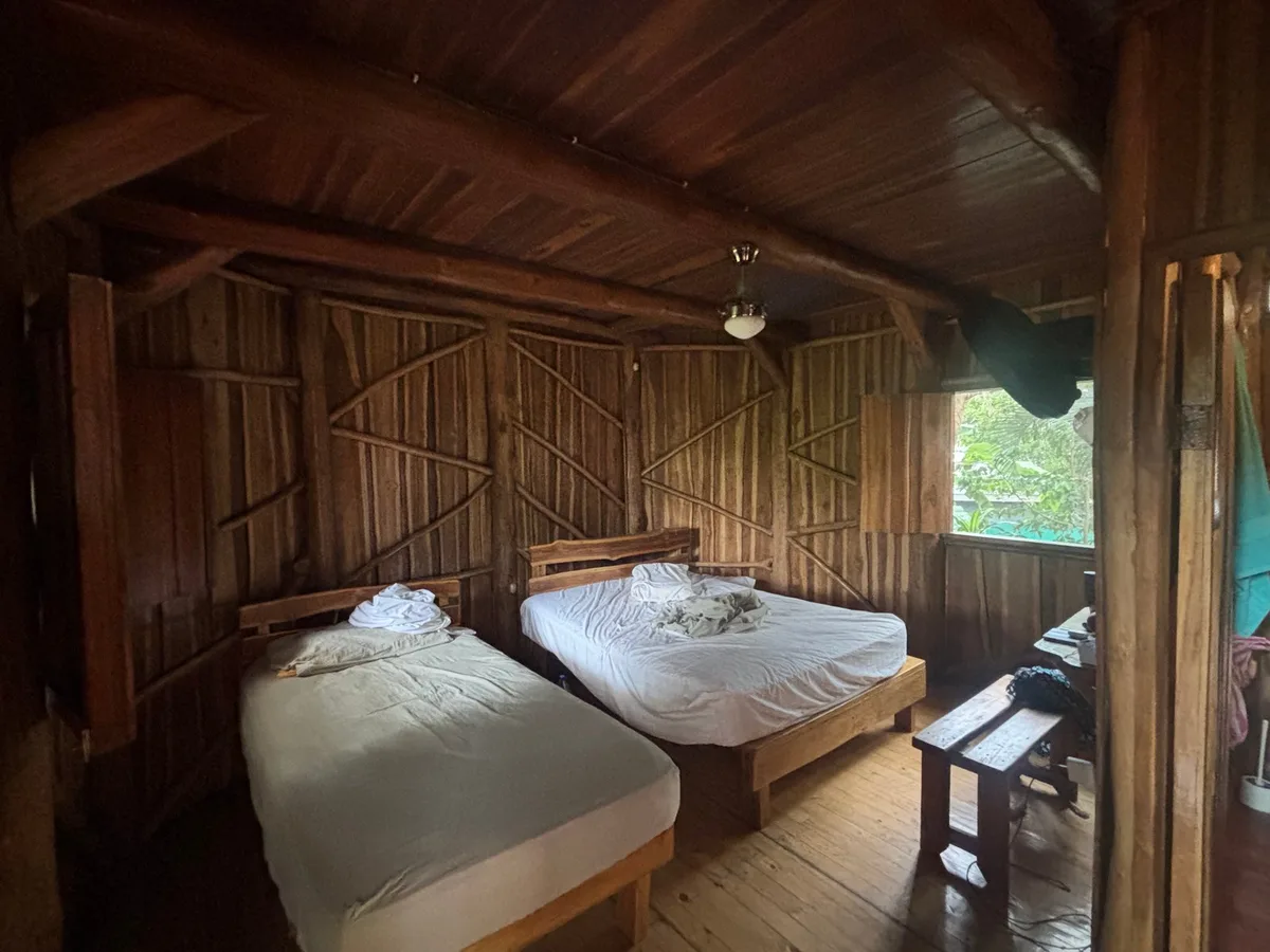 Don Jons Surf & Yoga Lodge