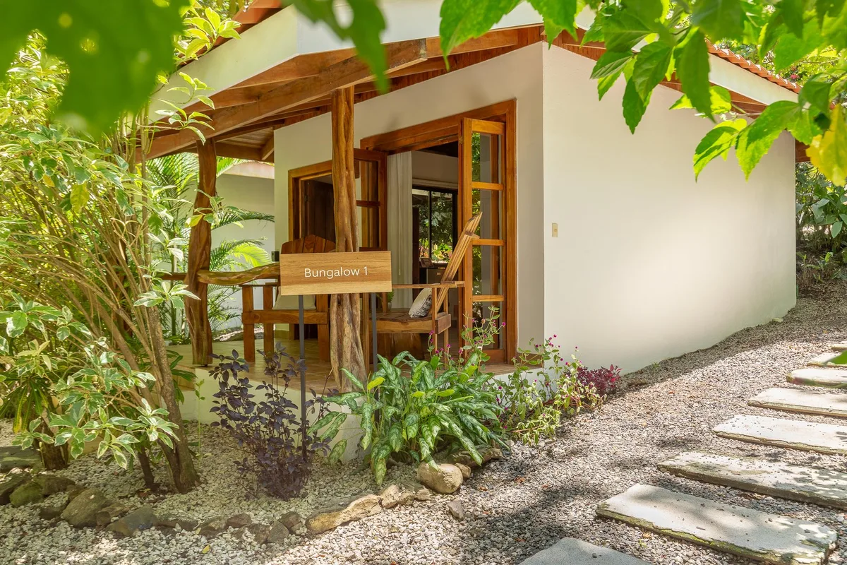 Makanas Beach Bungalows — 4