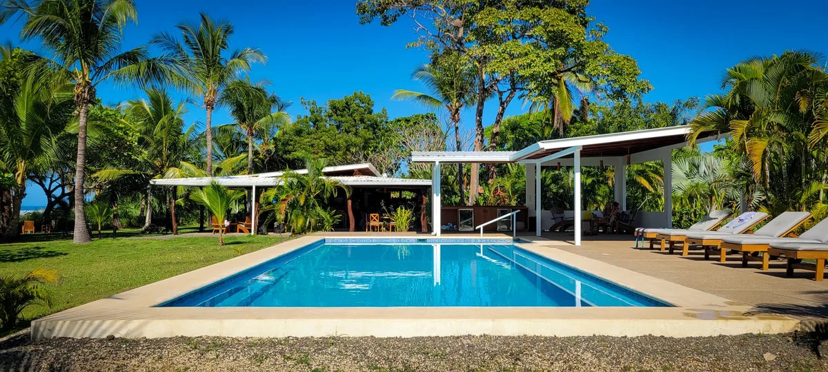 Salvatierra Beachfront Hotel