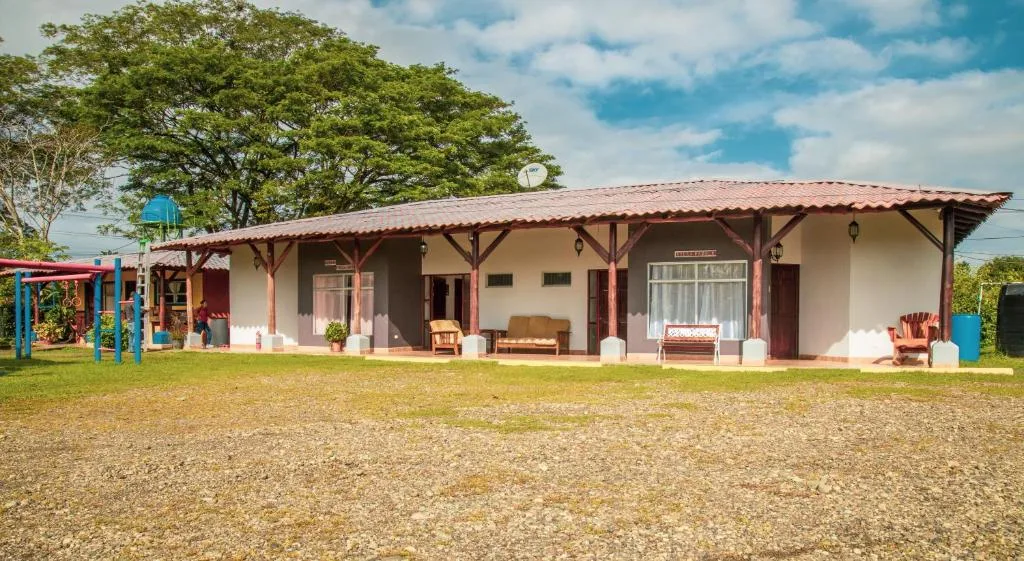 Hotel El Rancho — 2