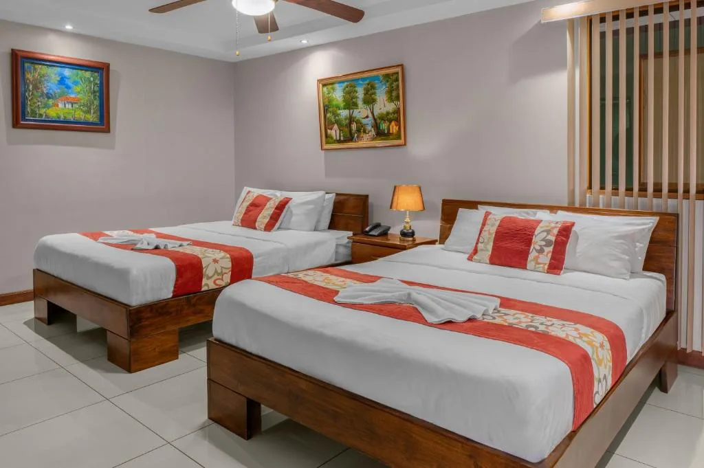 Hotel del Sur — 2