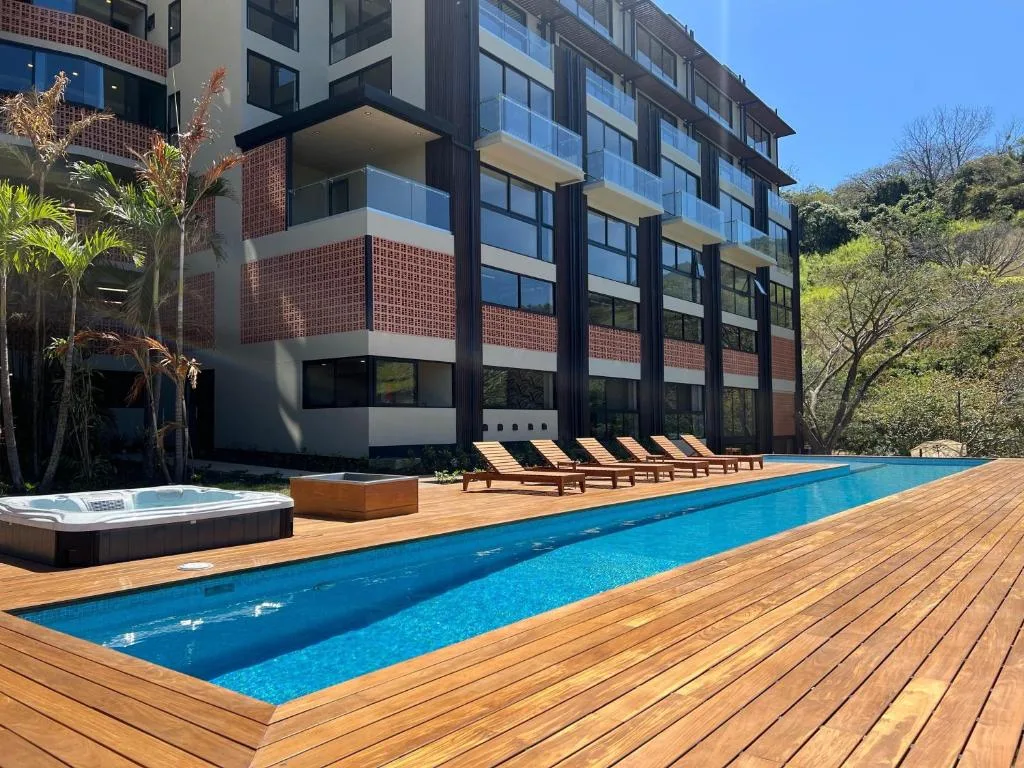 BEE Suites Santa Ana - San Jose