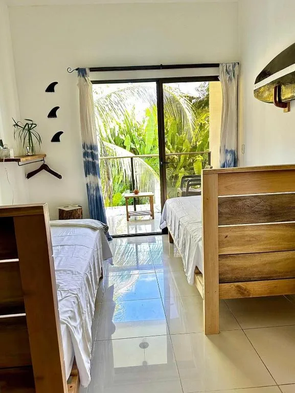 El Chante Surf House — 2