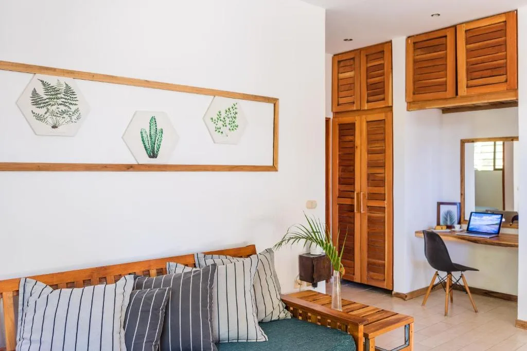Nautilus Surf & Yoga Villas Santa Teresa — 2