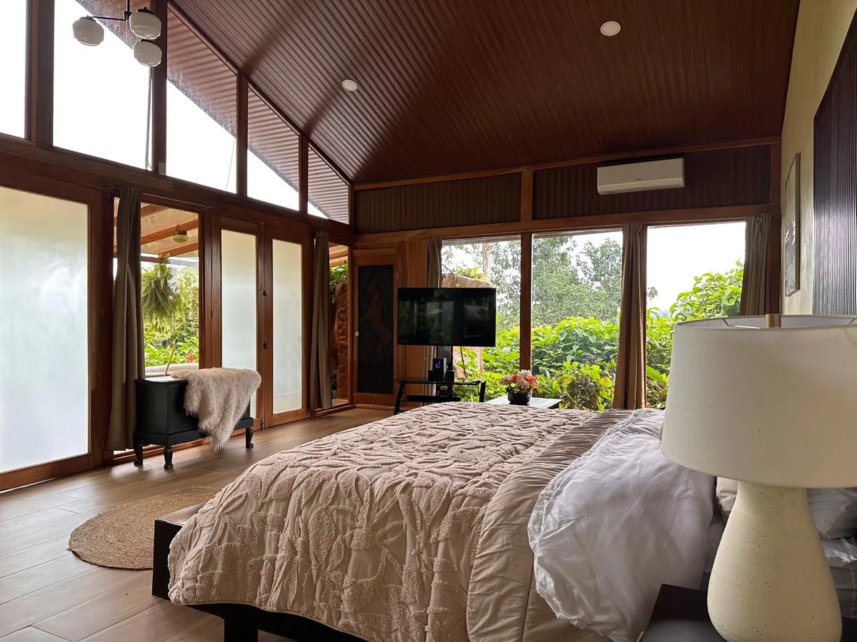 Ara Ambigua Lodge — 2