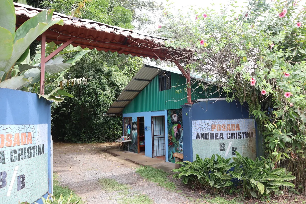 Posada Andrea Christina — 2