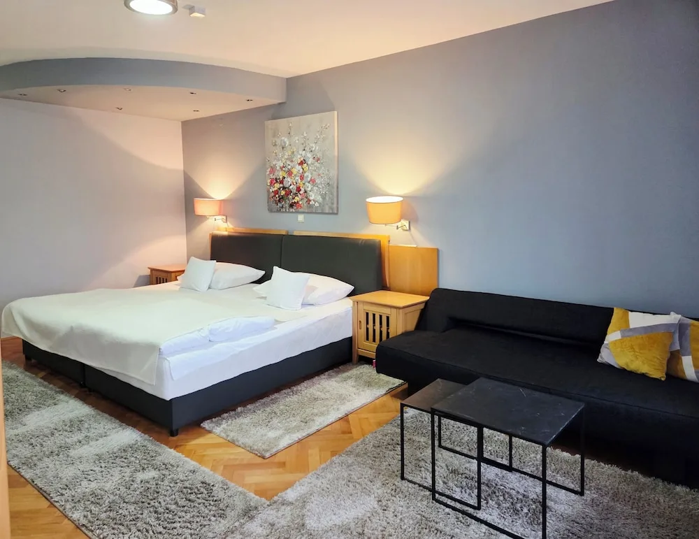 Hotel Millennium