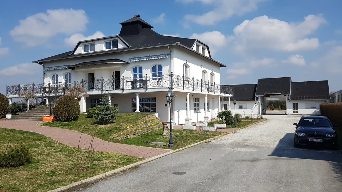 VILLA IVANIĆ — 2