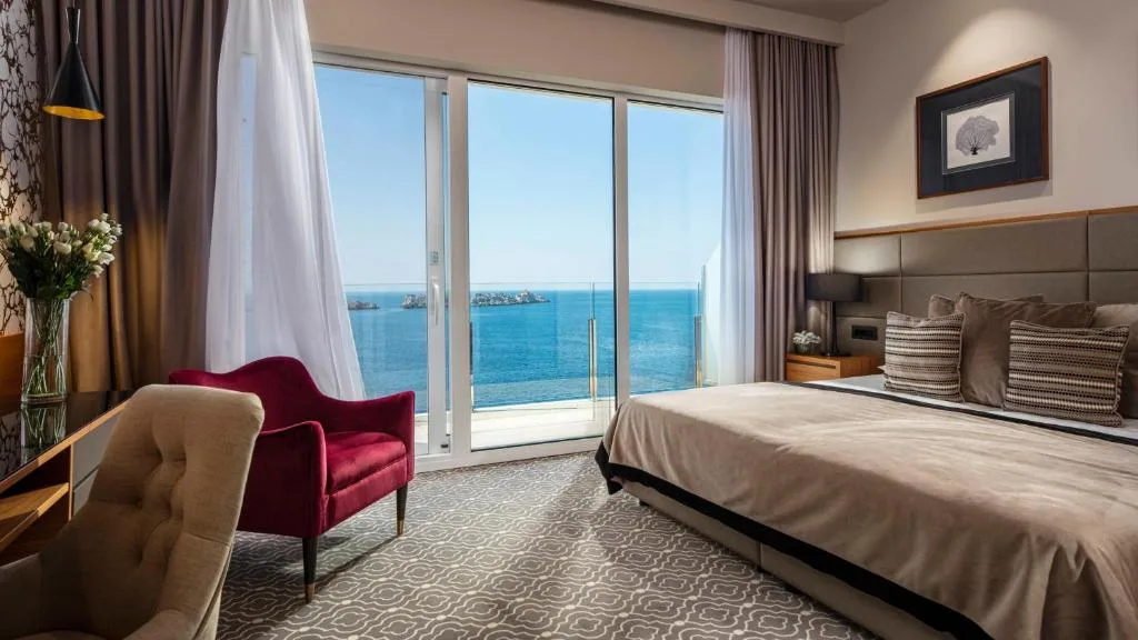 Royal Ariston Hotel — 2