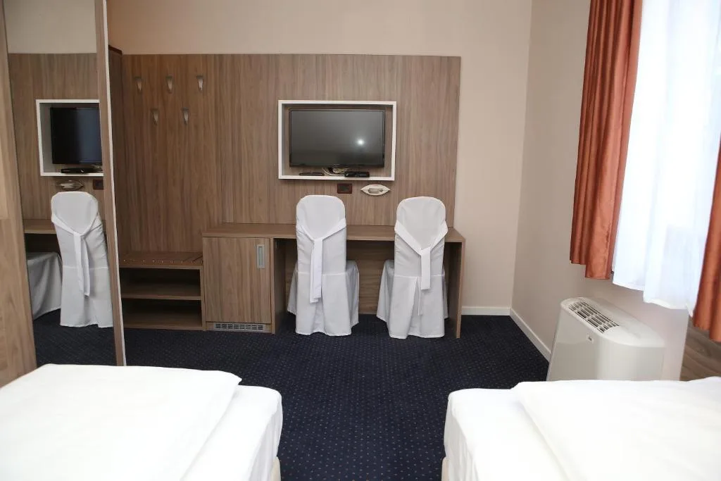 Hotel Ana — 5