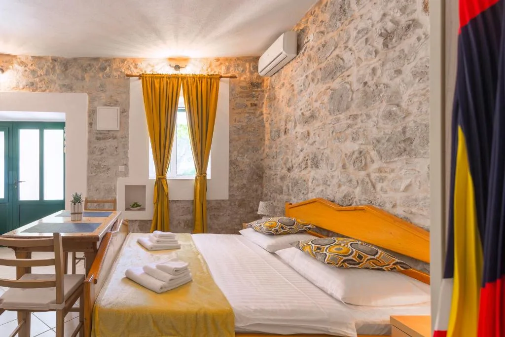 Golden Bay Hvar — 2