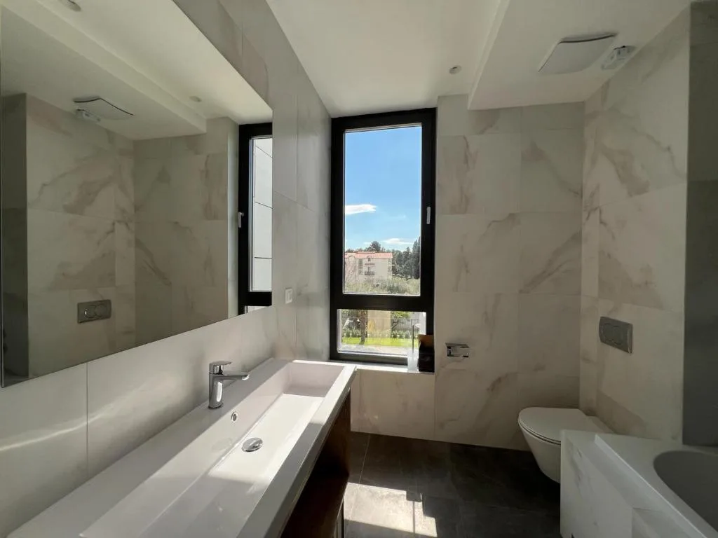 Hotel Oscar — 3