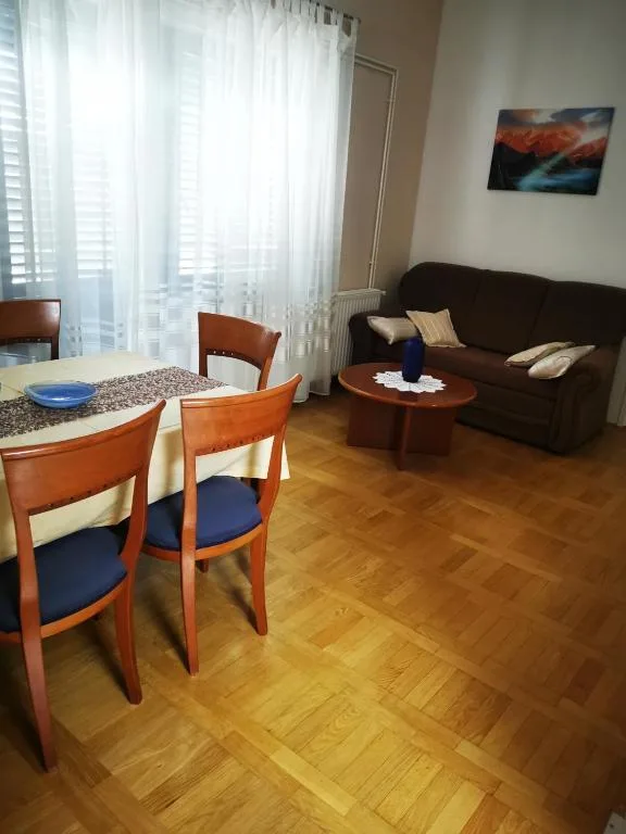 Skitnica Kampus apartman i sobe — 4