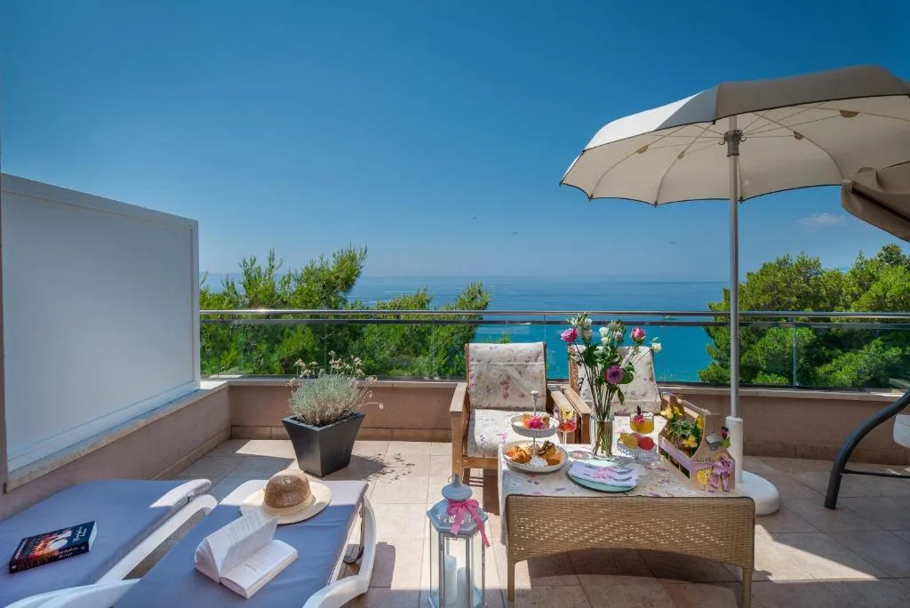 Hotel Maritimo — 3