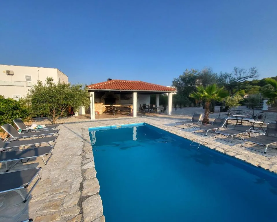 Murter Palms Resort Apartments — 3