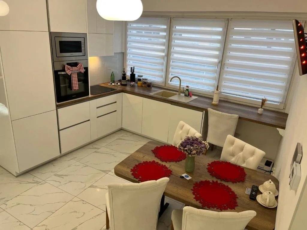 La Luna Premium Deluxe Apartment with Pool & Jacuzzi, Bikes and Secured Parking — 3