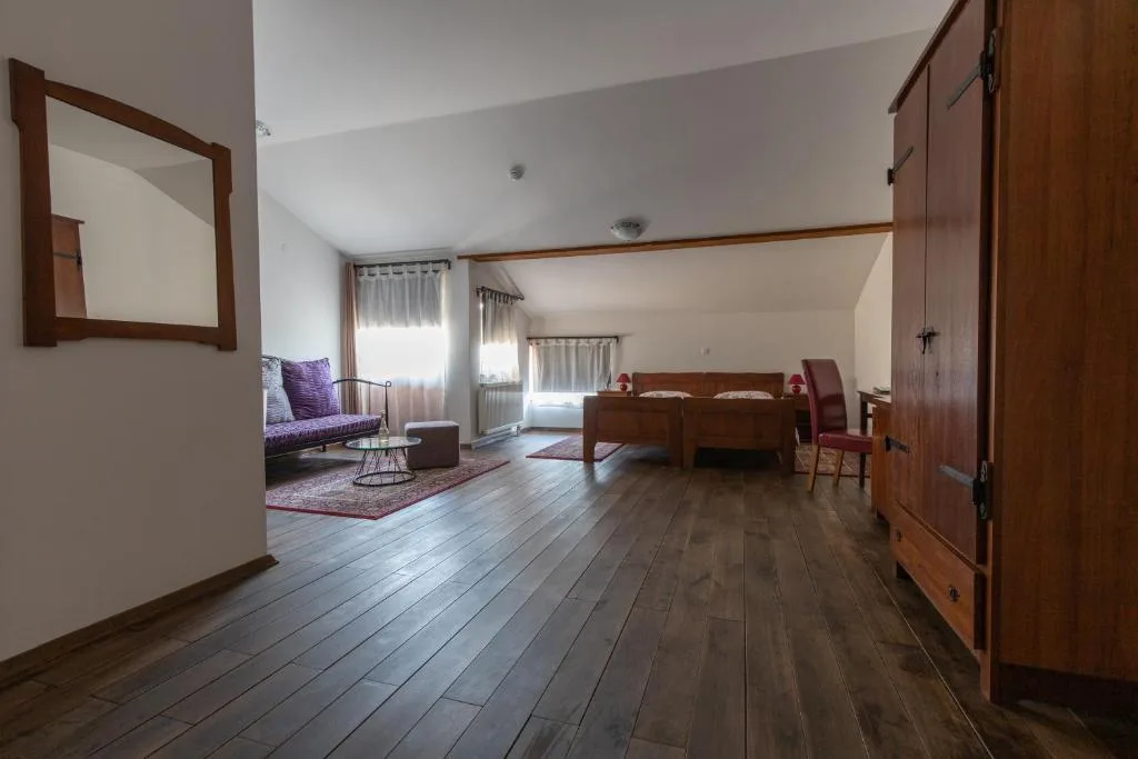 Hotel Lug — 2