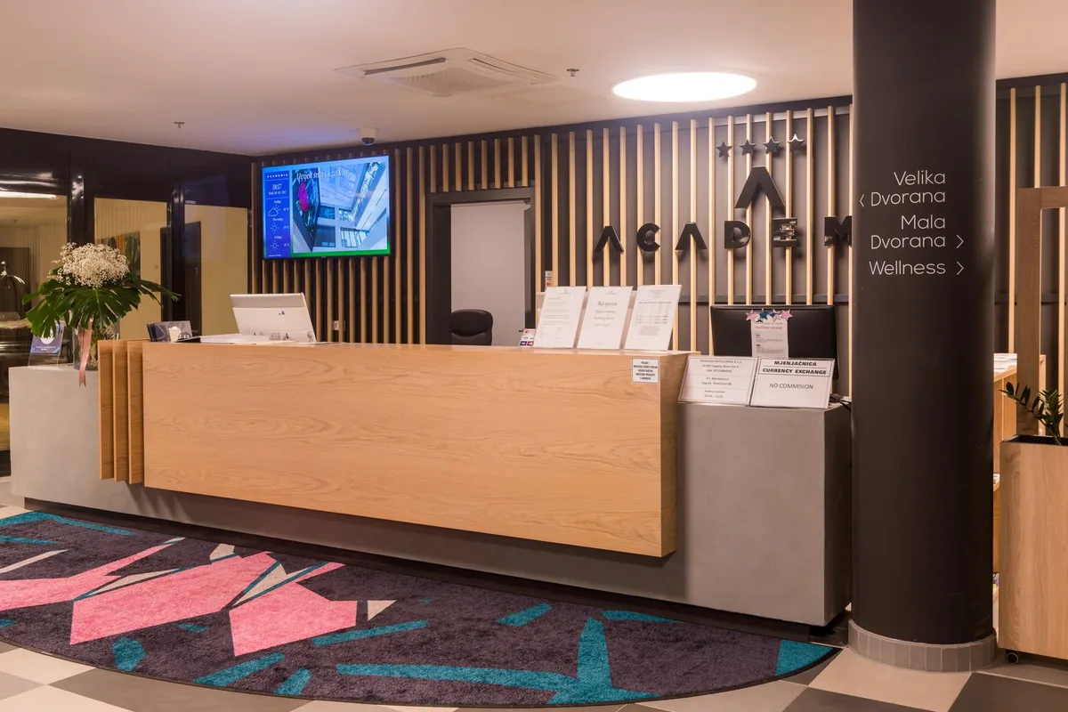 Hotel Academia — 5
