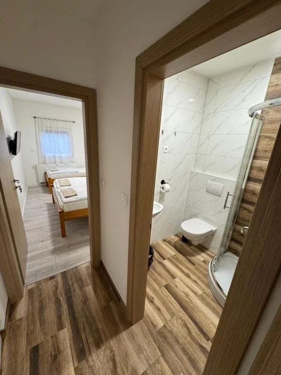 Sobe Zimmer Frei — 2