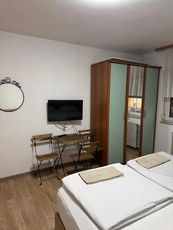 Sobe Zimmer Frei — 4