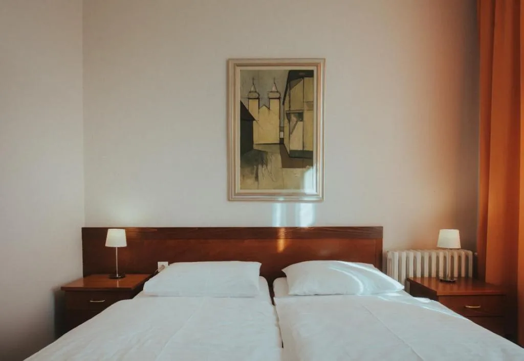 Hotel Central — 4