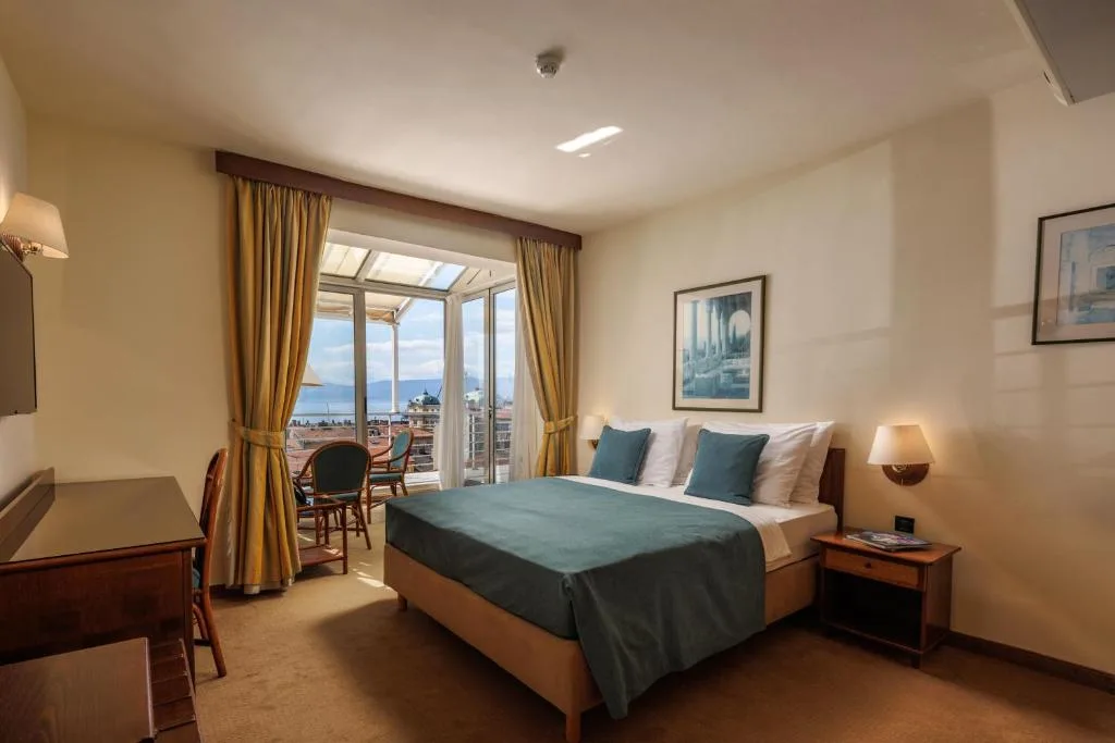 Grand Hotel Bonavia — 4