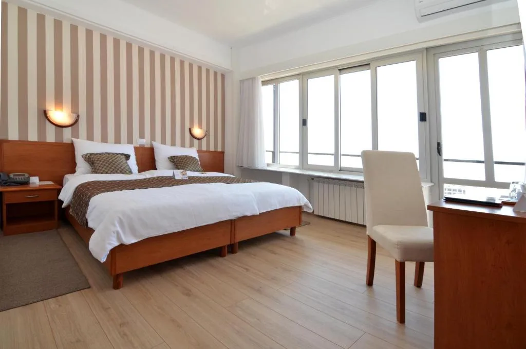 Hotel Neboder — 2