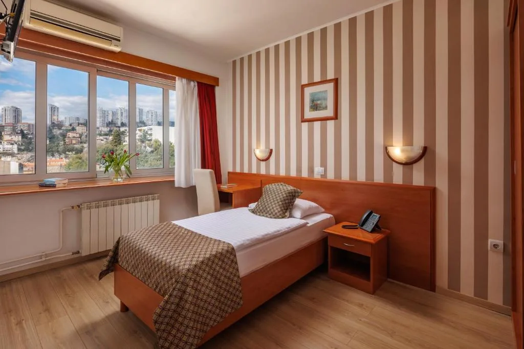 Hotel Neboder — 5