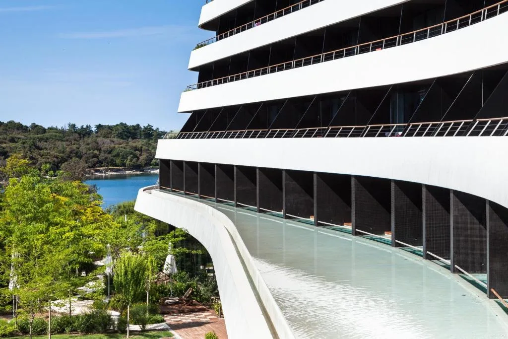 Lone Hotel by Maistra Collection — 2