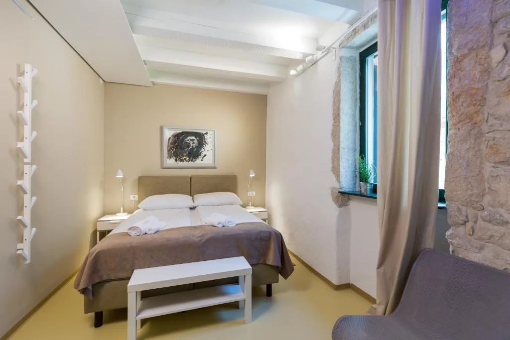 Tre Porte Rooms & Bar — 2