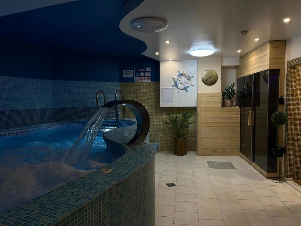 Art Hotel — 5