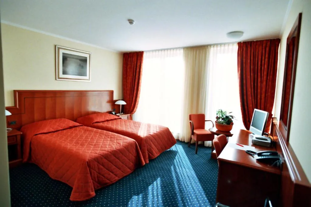 Hotel Savus — 2