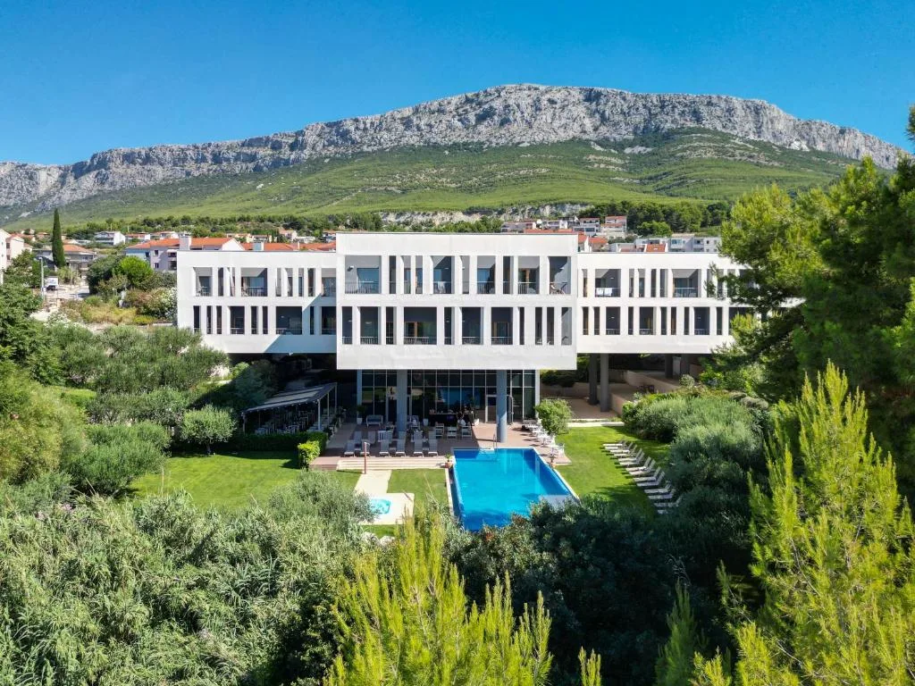 Hotel Salona Palace