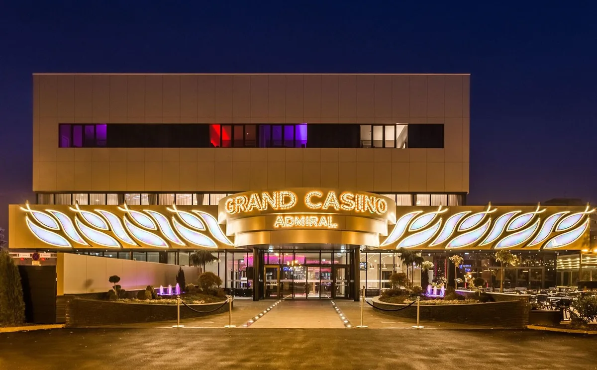 Admiral Hotel — 3