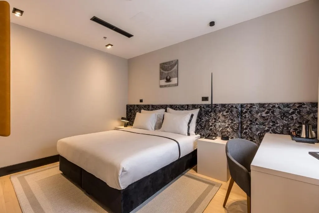 Cora Hotel — 2