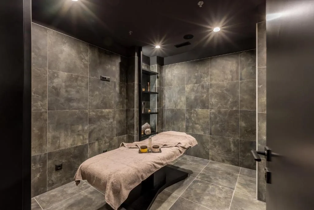 Cora Hotel — 5