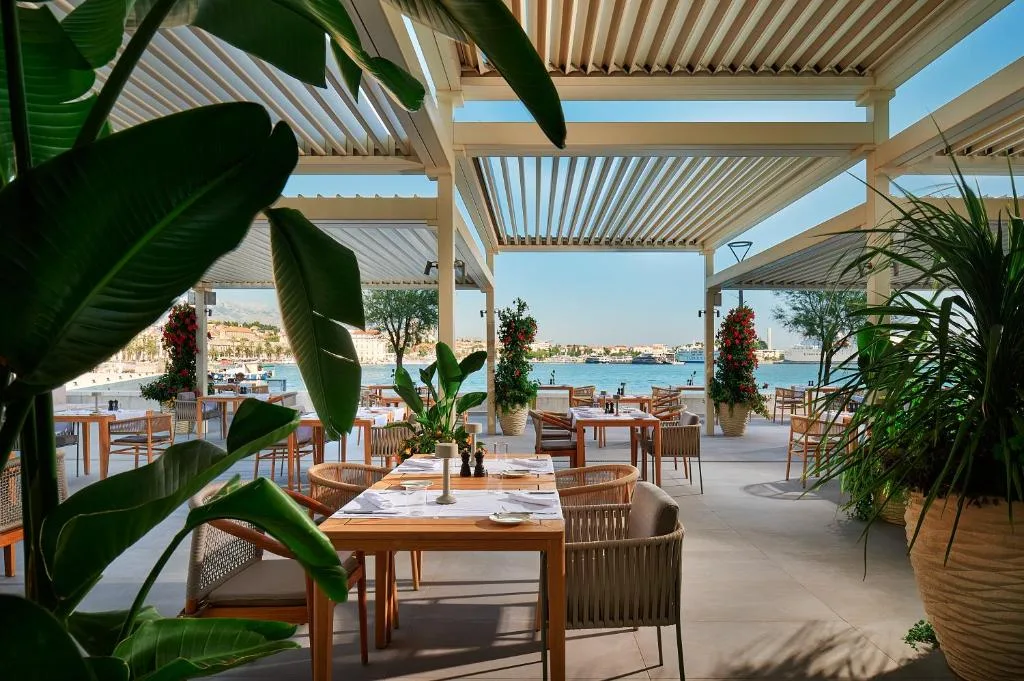 Hotel Ambasador — 3