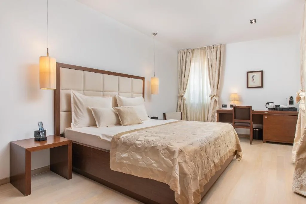 Marmont Heritage Hotel — 2