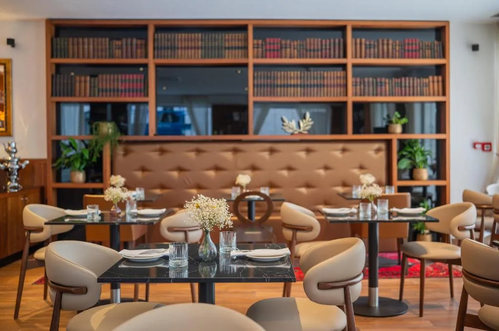 Marmont Heritage Hotel — 3