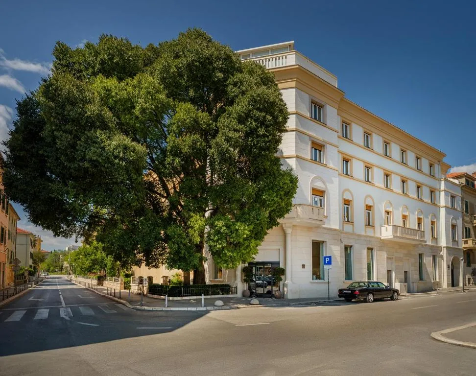 Palazzo President — 2