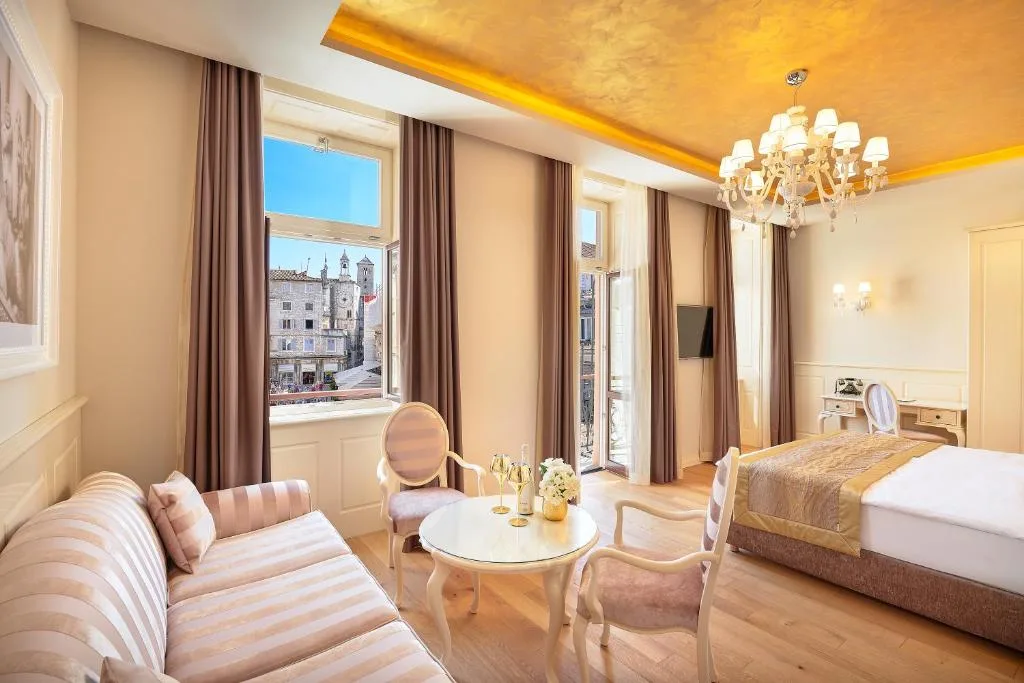 Piazza Heritage Hotel — 2