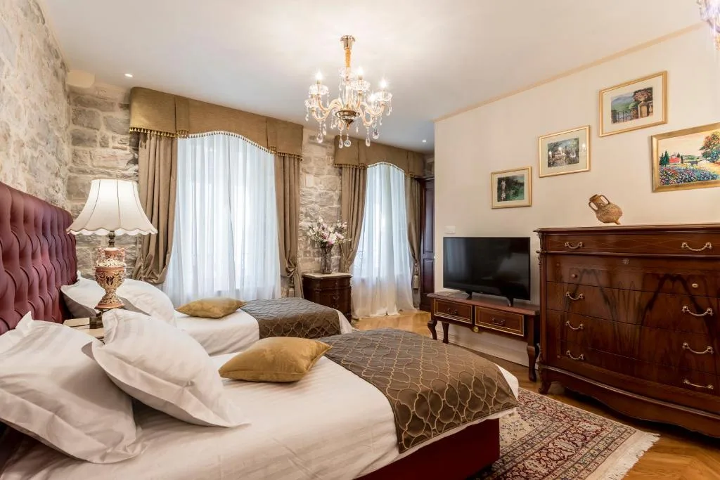 Villa Nepos Hotel — 2