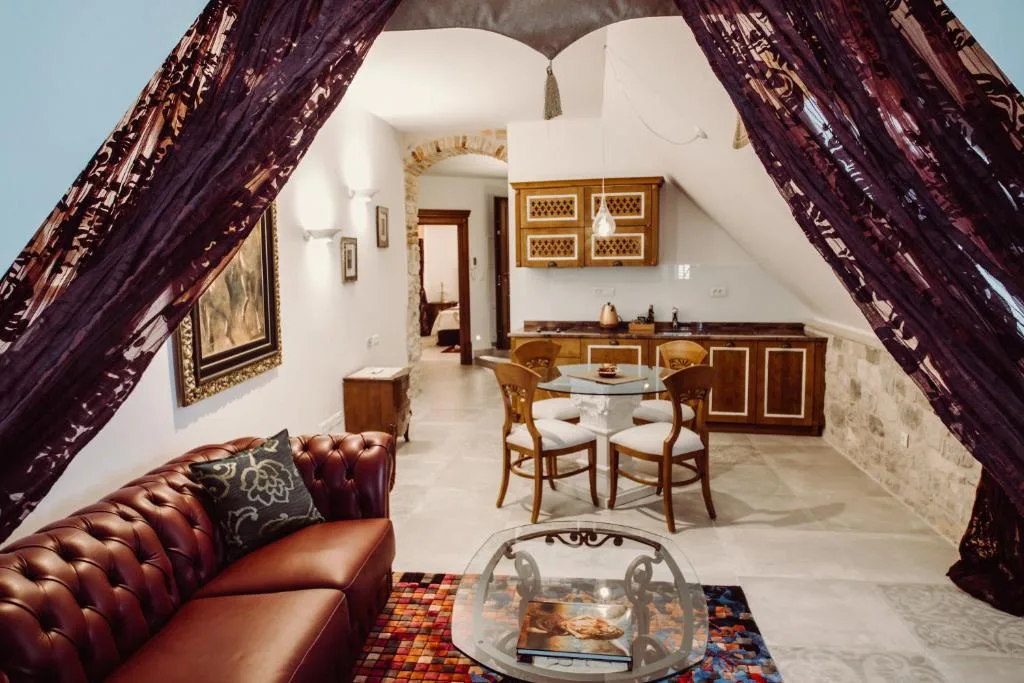 Villa Nepos Hotel — 4